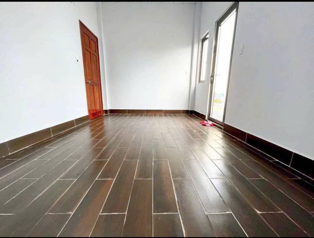 Bán nhà mặt tiền 7m thị trấn Cần Đước, giá 2tỷ3, diện tích 120m2, sổ hồng riêng, công chứng sang tên ngay